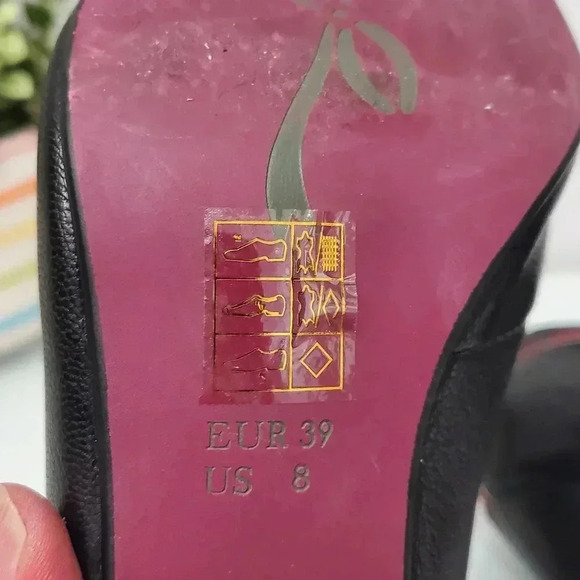 Poetic license Victorian leather and wool heel booties with ribbon laces. Size 8 - Picture 8 of 8